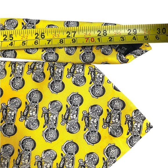 BMW Mobile Tradition 100% Silk Tie Yellow Novelty Motorcycles Made In Italy - Picture 7 of 7